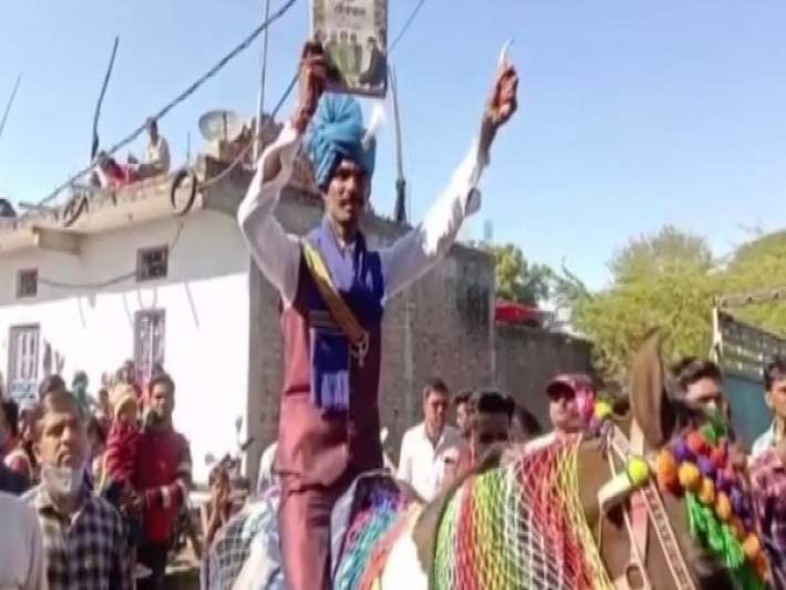 Dalit groom takes out wedding procession under police watch in Madhya Pradesh