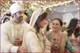 â€œMud ke na Dekho dilbaroâ€: Soni Razdan shares dreamy picture of her â€˜heartbeatsâ€™ Ranbir Kapoor, Alia Bhatt from their wedding ceremony